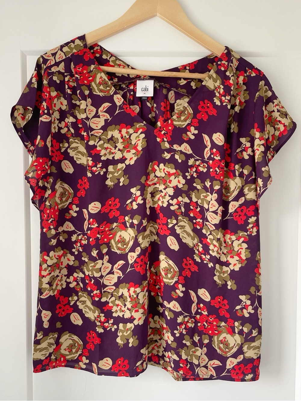 Cabi Floral V‑Neck Short Sleeve Blouse Size Medium